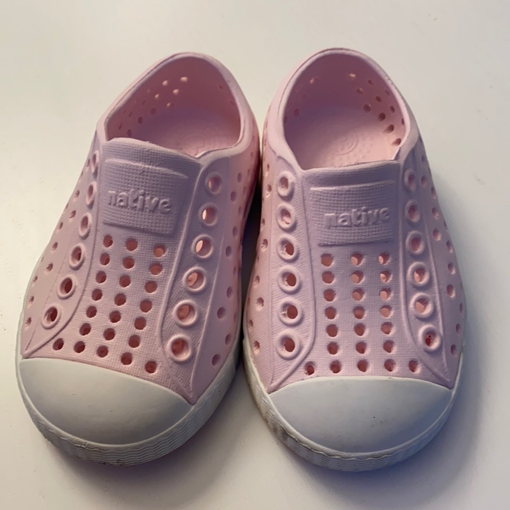 Native Pink Jefferson Shoes Size 4
